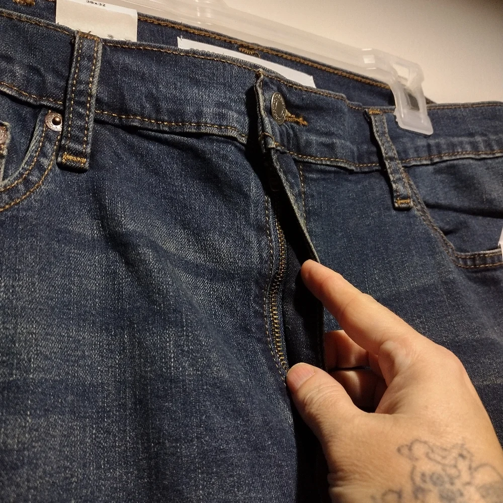 Levi Strauss Signature Super Flex Slim Fit Jeans - Picture 9 of 13
